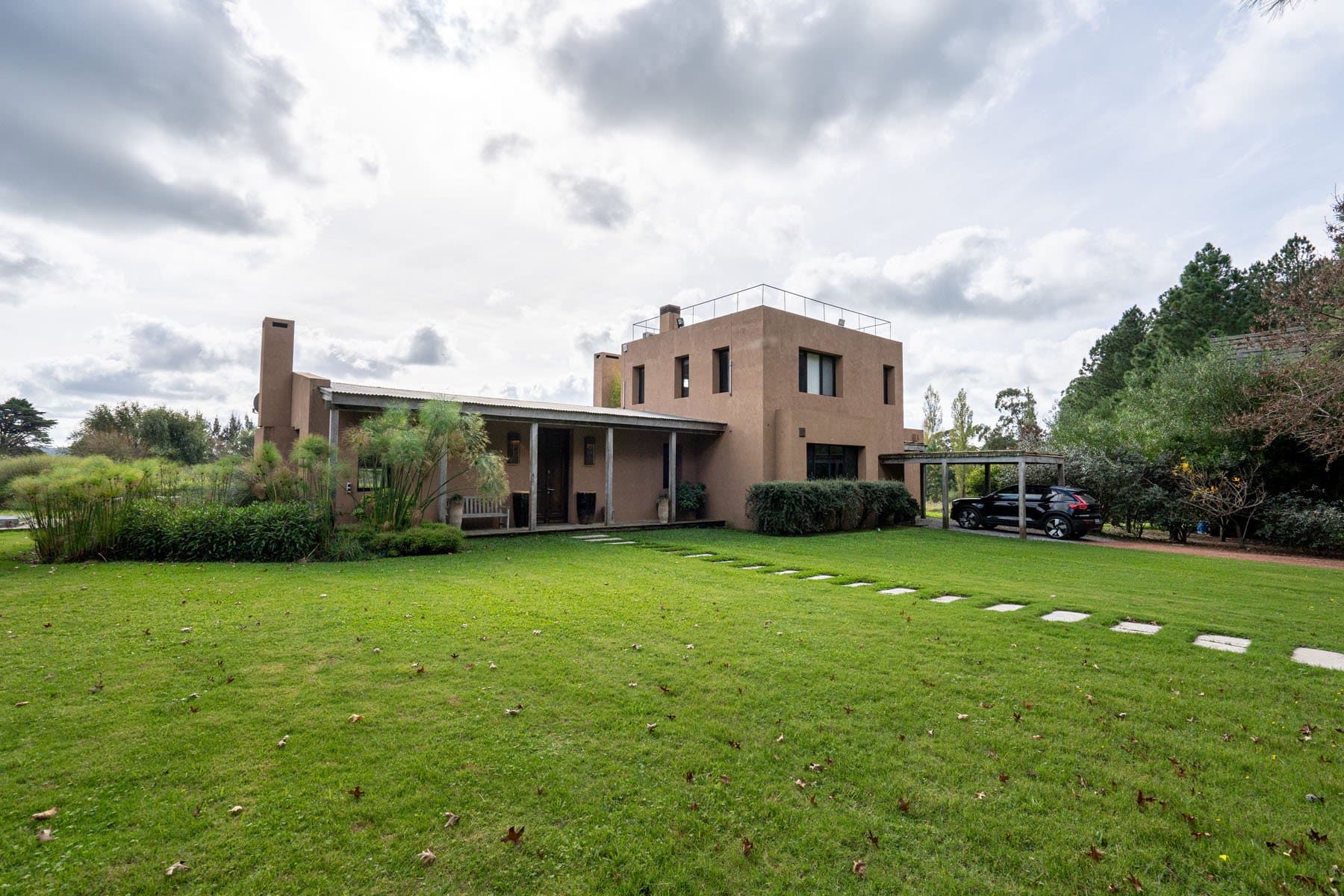Very nice and complete farm in Lapataia. — miniatura 3