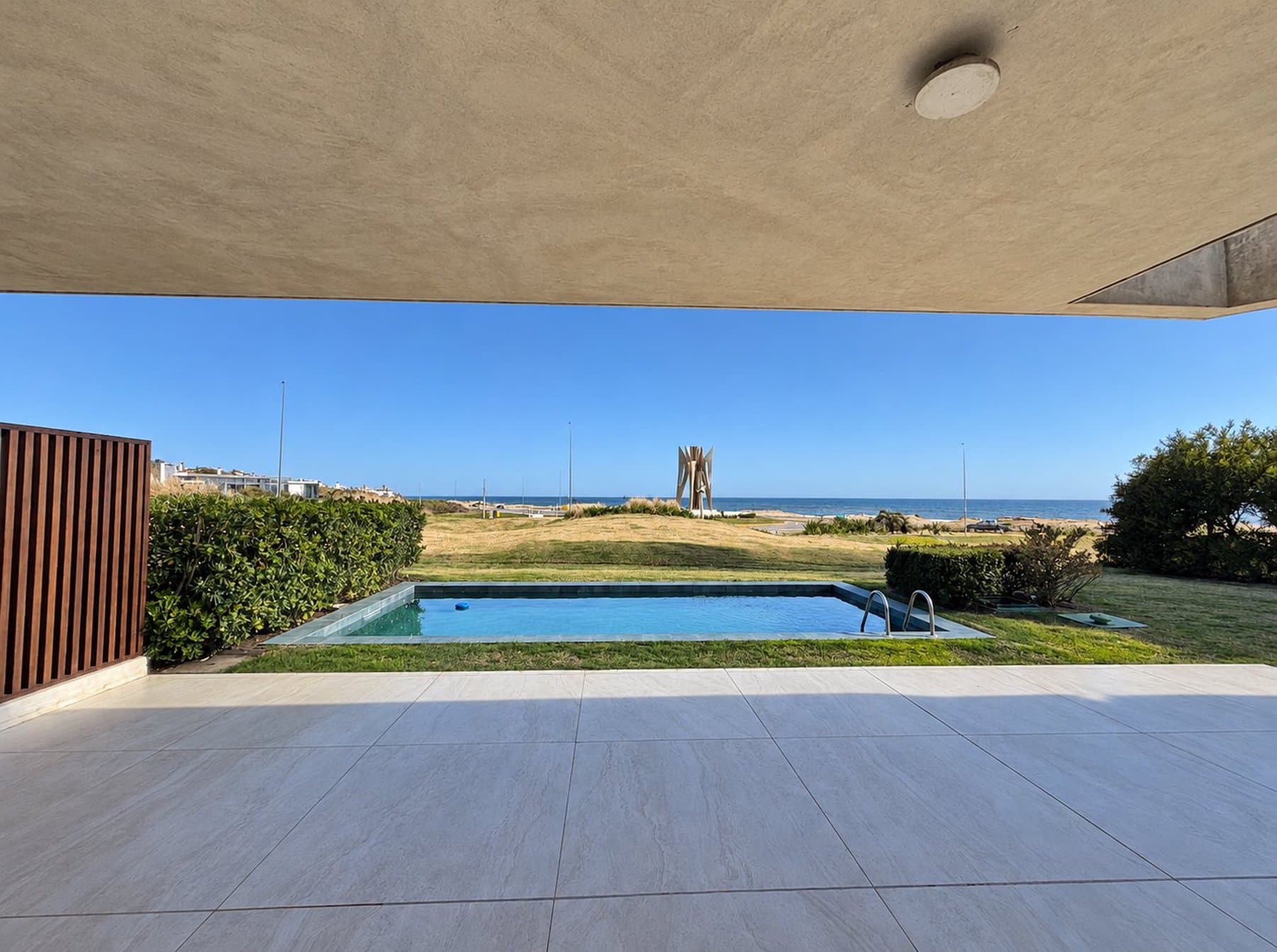 Unidad en Planta Baja con Piscina Privada