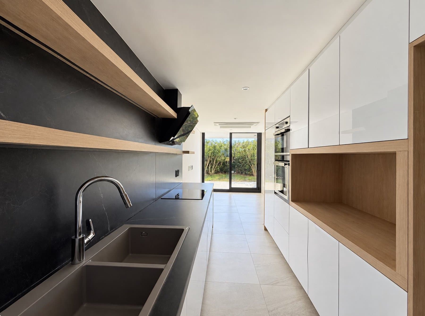 Unidad en Planta Baja con Piscina Privada — miniatura 4