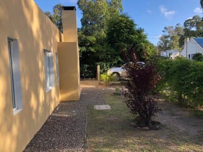 A pocas cuadras del centro de La Barrra Desarrollada en una planta Living comedor con cocina integrada 2 dormitorios
