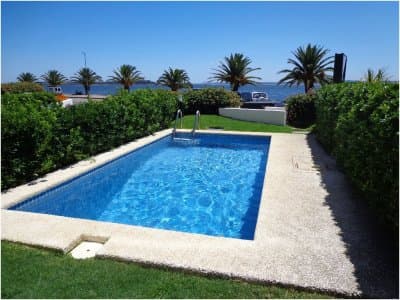Península | Apartamento #4 Living-comedor con salida a la terraza y jardin con piscina, 3 dormitorios (1 en suite), 2 ba