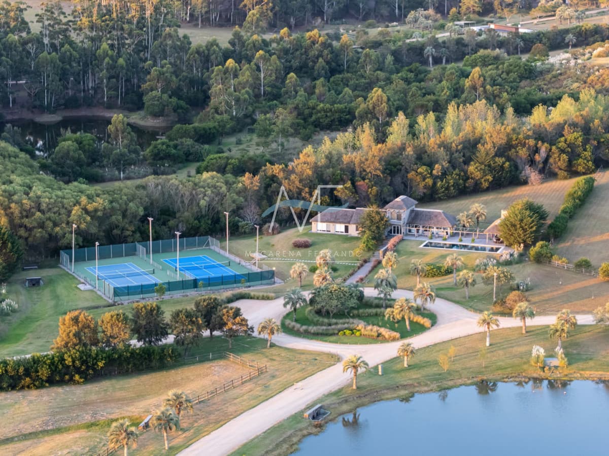 Terreno a la venta en Manantiales , Barrio Privado Laguna Estate