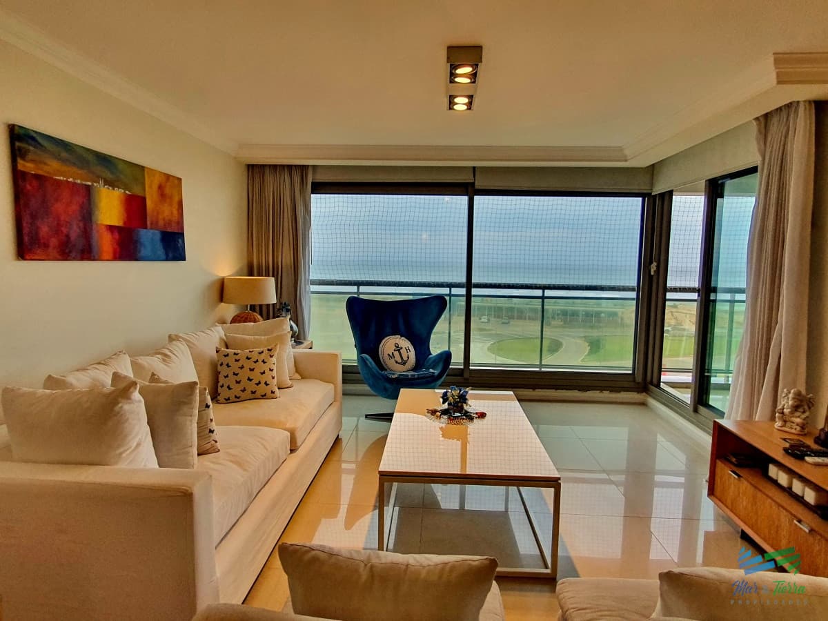 Vendo apartamento 3 dormitorios en Torre Imperiale, primera linea brava, vista al mar, excelentes amenities, Punta del E