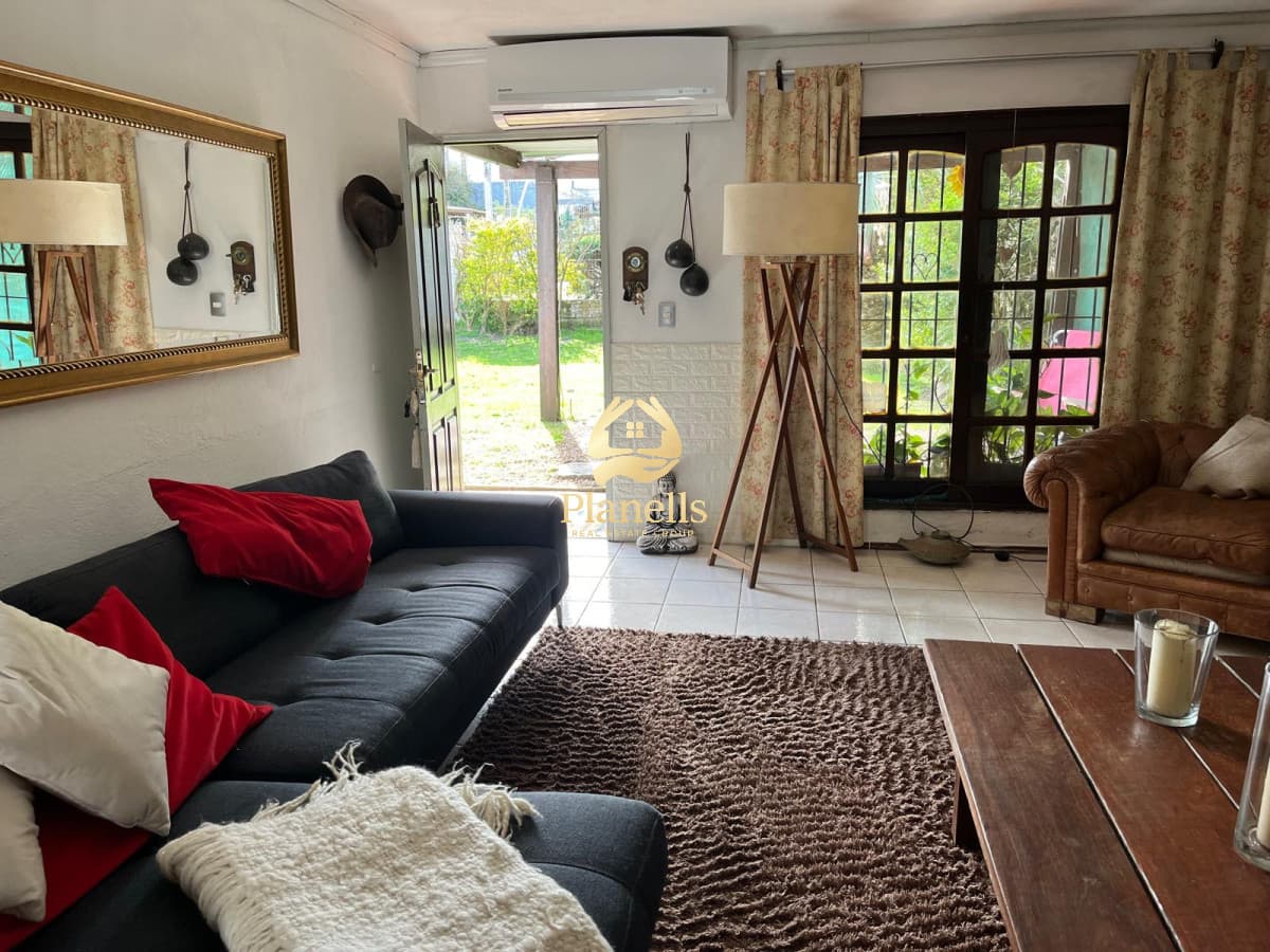 OPORTUNIDAD DE COMPRA DE EXCELENTE CASA DE CUATRO DORMITORIOS EN MALDONADO
