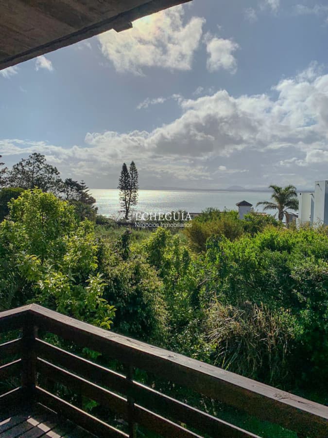 Maravillosa Casa en Venta en Punta Ballena