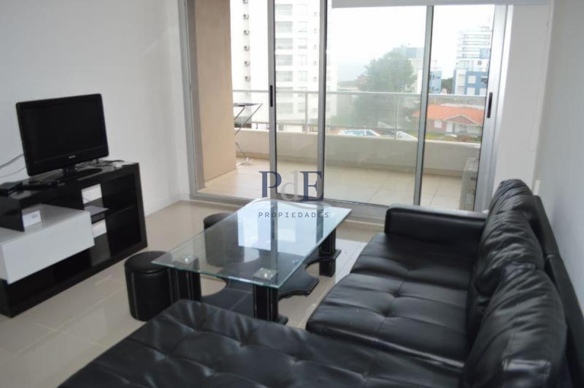 Muy Buen Apartamento de 2 Dormitorios en Aidy Grill, Punta del Este