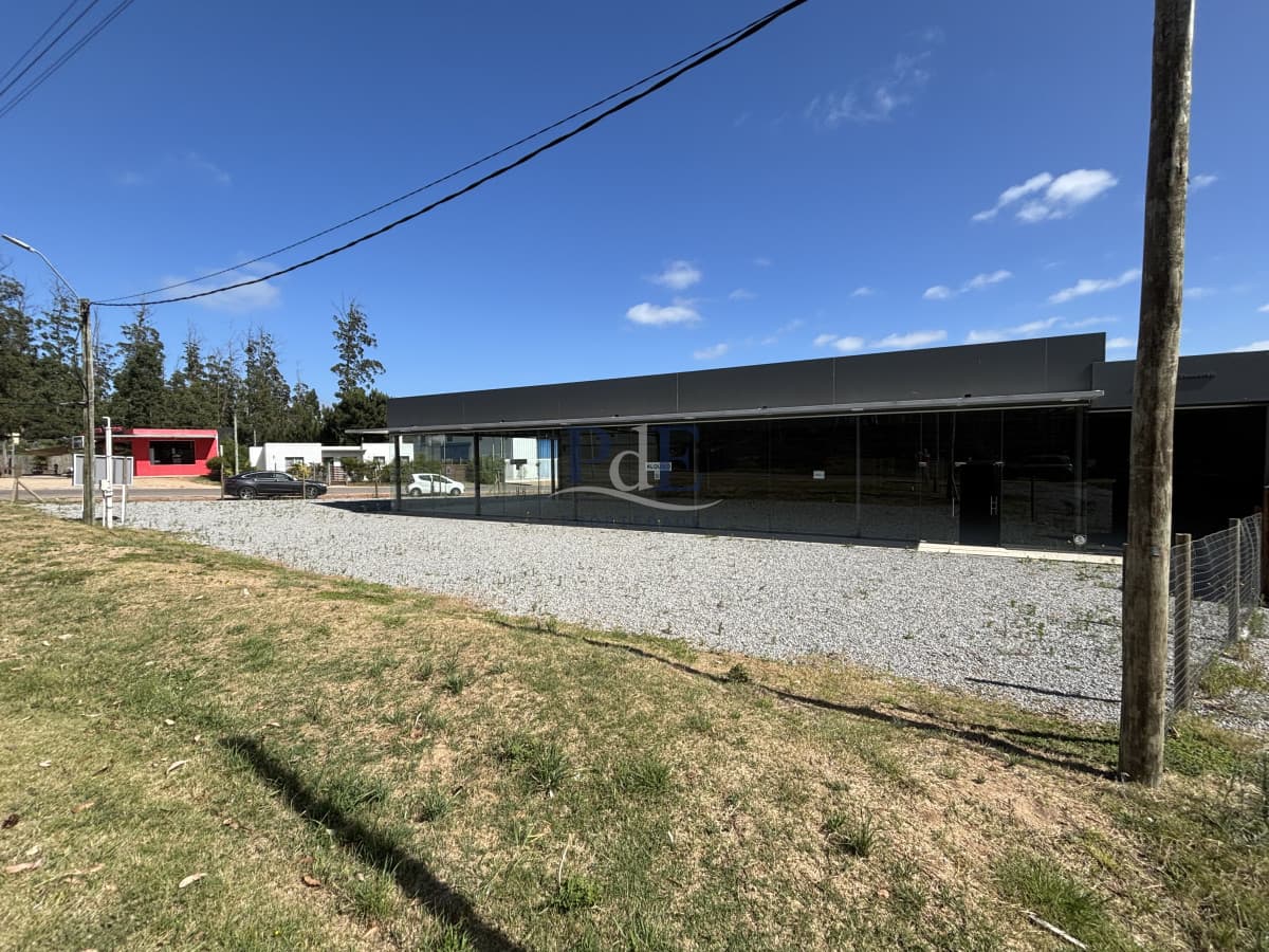 LOCAL COMERCIAL EN VENTA YO ALQUILER