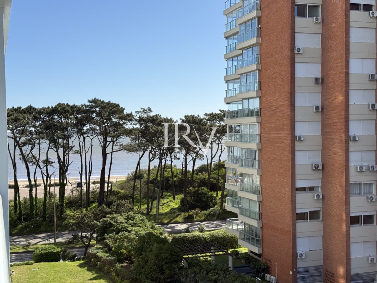 Apartamento a Nuevo en Venta en Playa Mansa