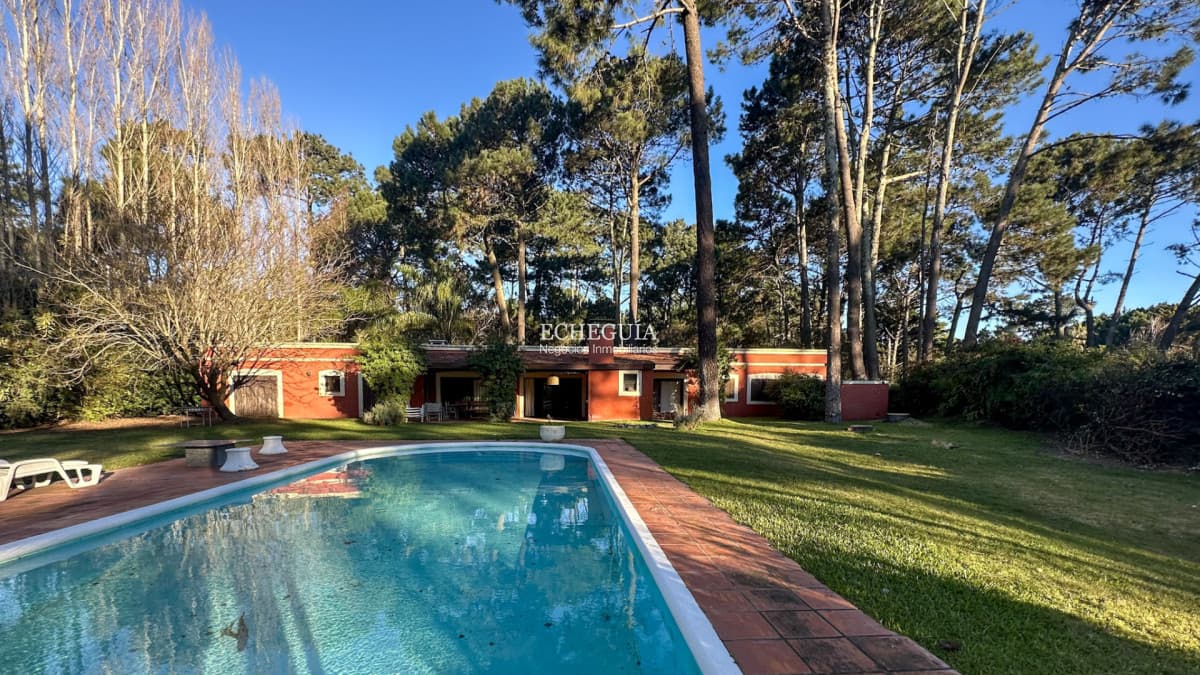 Residencia 5 Dormitorios, Parque y Piscina, Parque Burnett, Punta del Este, Maldonado