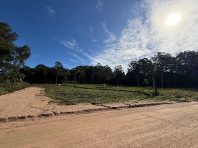 Las Grutas | Terreno #9710 Se vende 3 terrenos juntos de 3792 m2 en total. Ubicado en la exclusiva zona de Las Grutas a