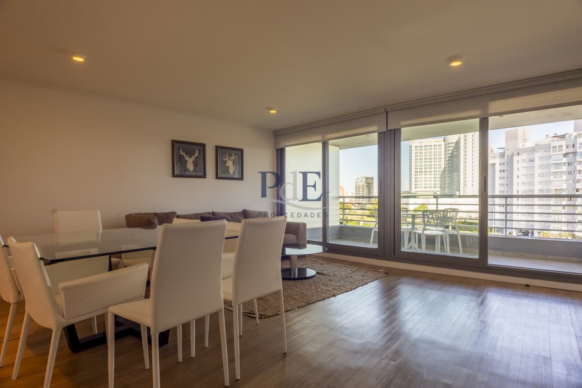 Apartamento de dos dormitorios Playa Mansa - Punta del Este