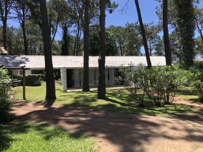 Laguna Blanca | Casa #8783 Exclusivo barrio residencial a escasos metros del mar en Manantiales Desarrollada en una plan